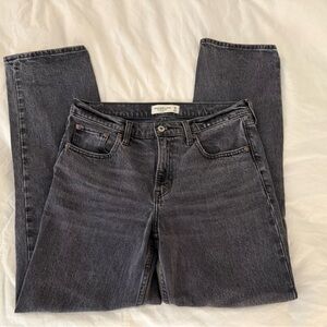 Abercrombie and Fitch The 90s Straight mid rise Dark Gray Denim Jeans size 28